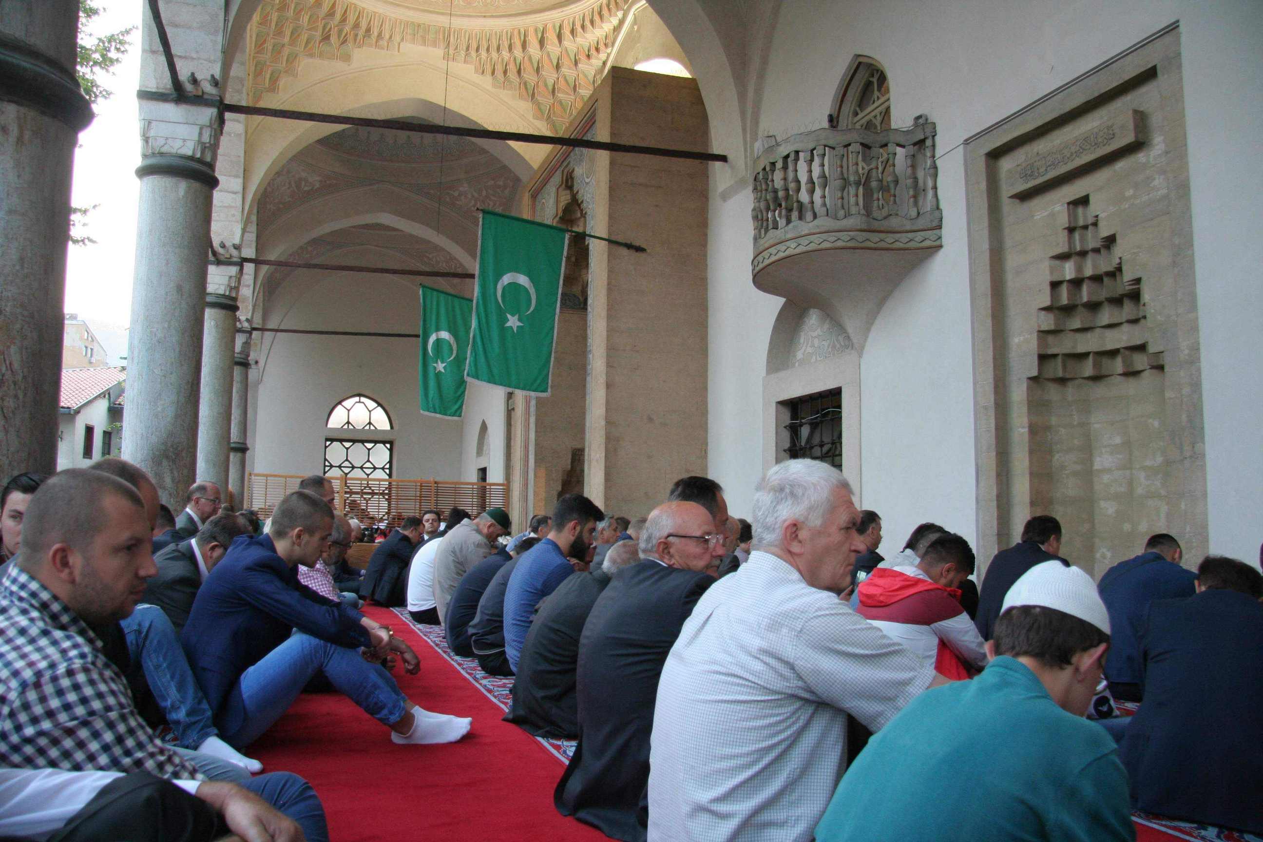 Redakcija INS-a želi vam Bajram šerif mubarek olsun